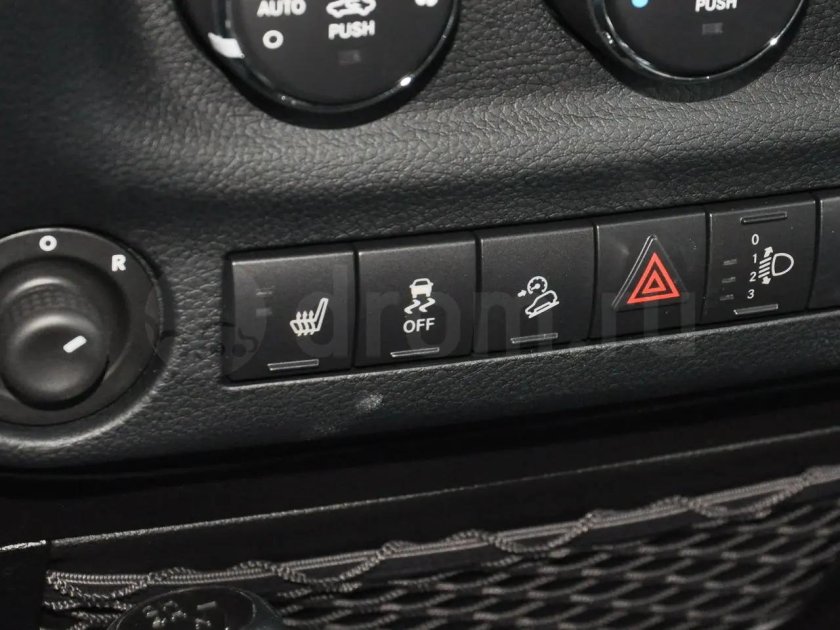 Система помощи при спуске с горы DAC