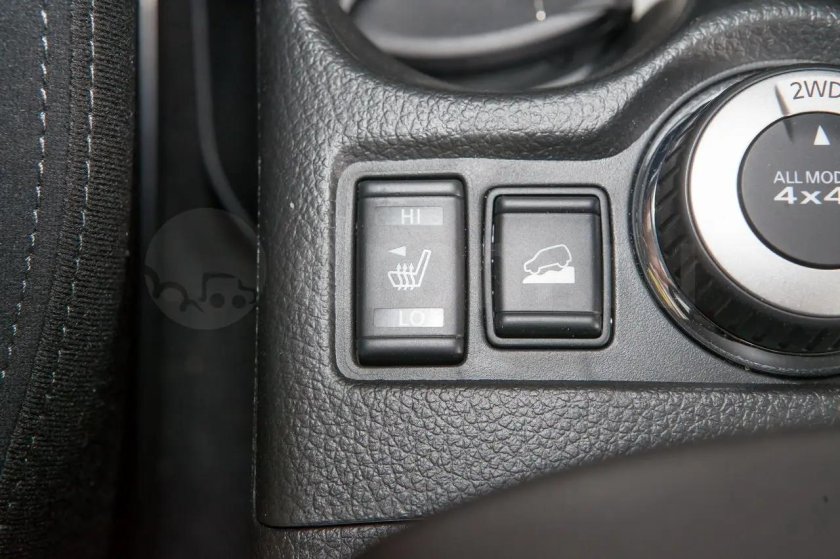 Кнопка Nissan ad