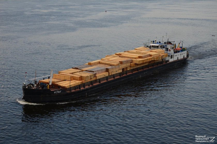 Речная баржа сухогруз