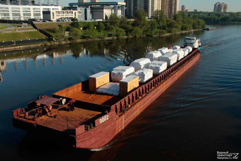 Баржи в Коломне