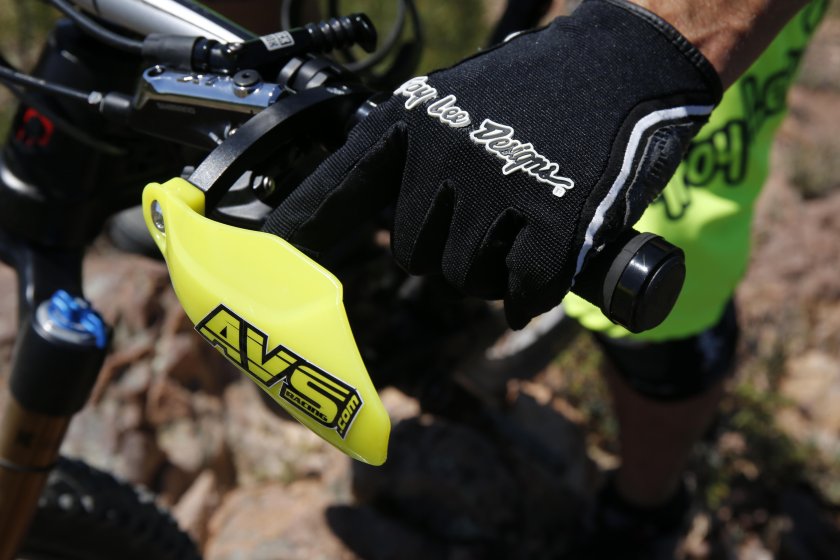 Защита рук на велосипед