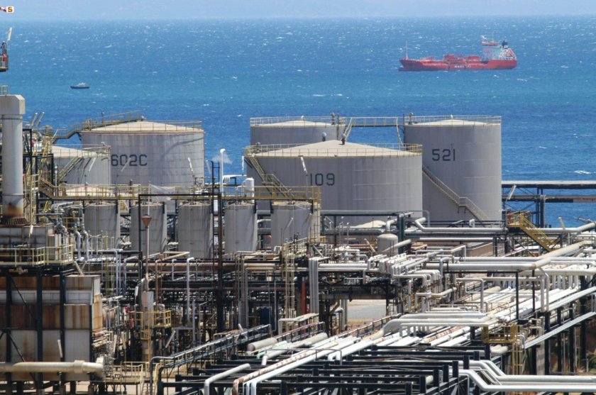 Нефтеперерабатывающая в Италии