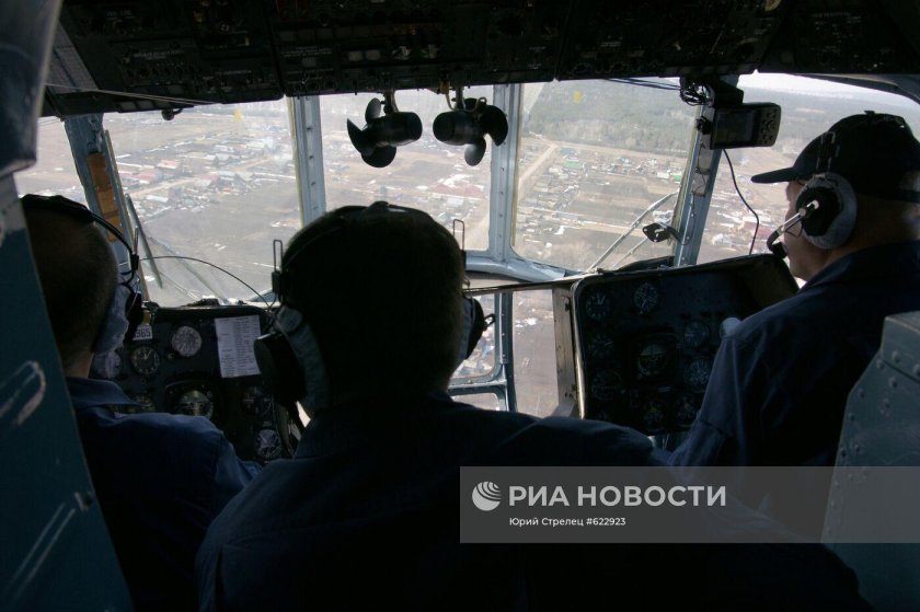 Экипаж вертолета ми-8