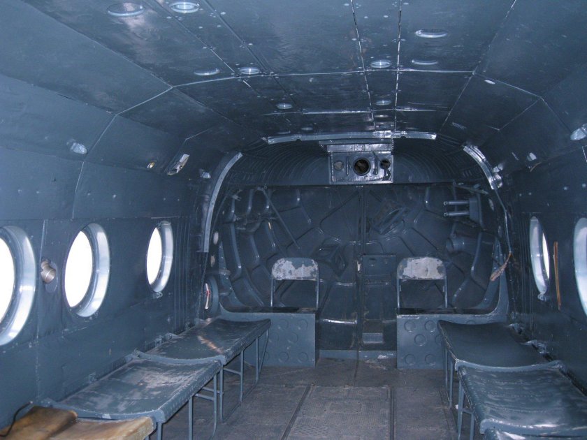 Ми 8 грузовой отсек