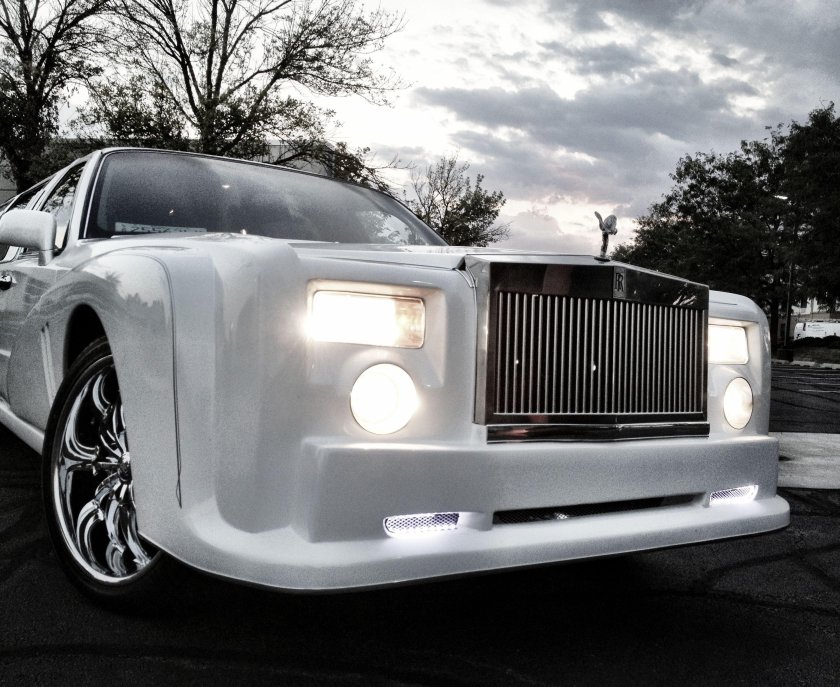 Роллс Ройс лимузин старый