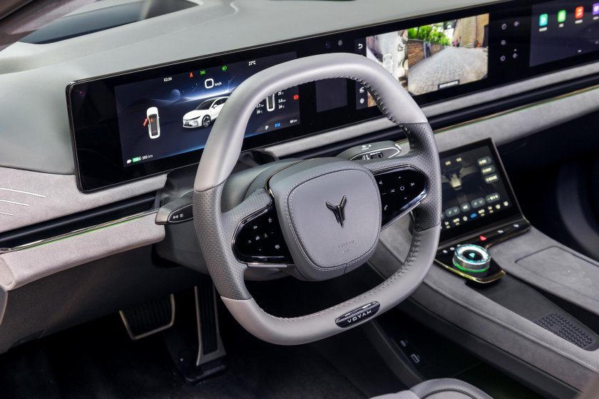 Voyah zhuiguang 2023