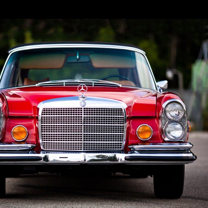 Мерседес Бенц w111