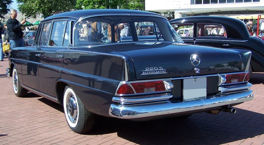 Mercedes-Benz w111