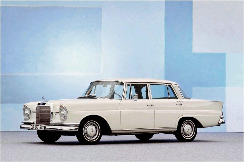 Мерседес Бенц w111