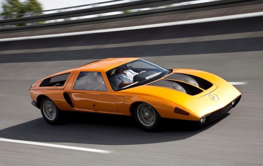 Мерседес Бенц с 111