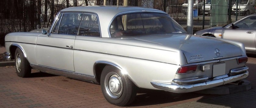 Мерседес 111