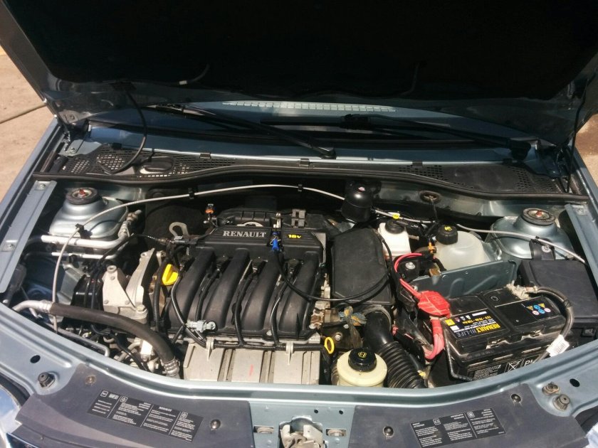 Подкапотная на Рено Логан 1.6