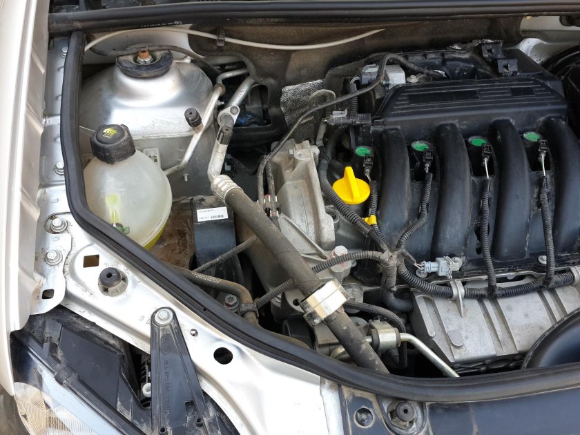 Renault Sandero Stepway 2 подкапотка