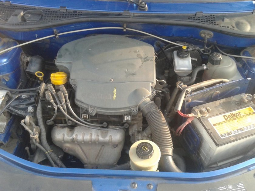 Подкапотка Логан 1