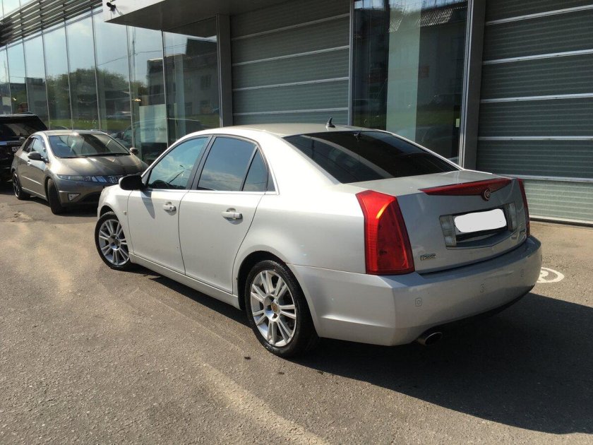 Кадиллак БЛС 2007