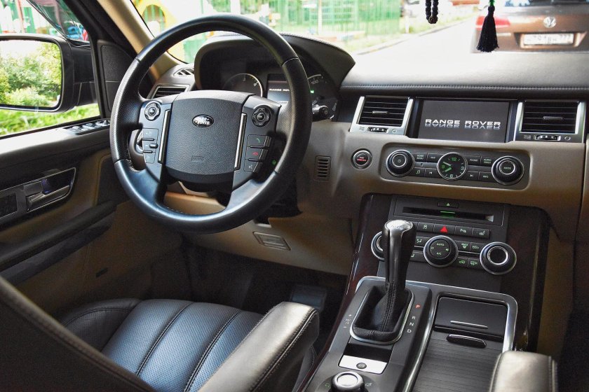 Рендж Ровер спорт 2010 салон