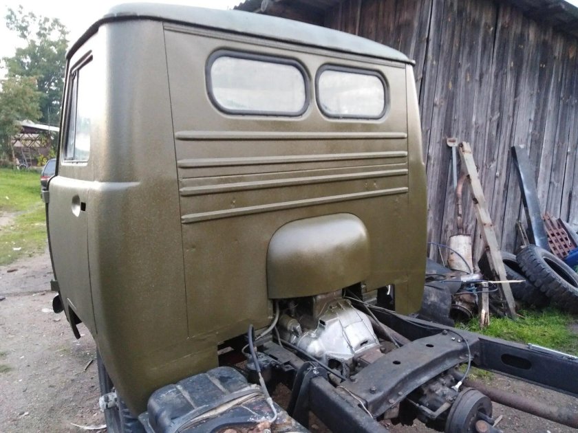 УАЗ бортовой 3303 кабина