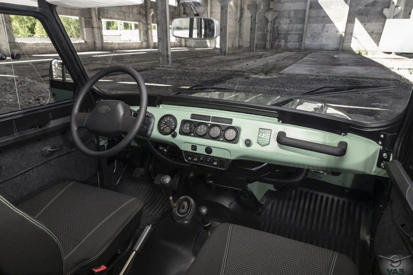 УАЗ 469 Хантер салон