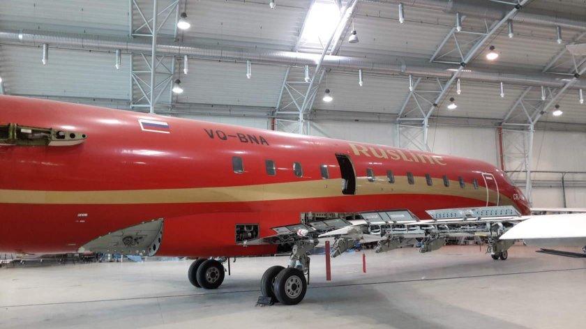 РУСЛАЙН маленький самолет на 50 мест