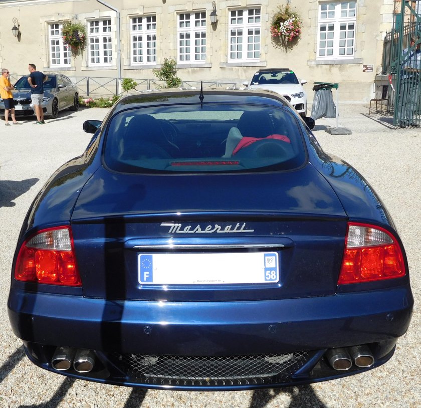 Закрытый багажник Maserati