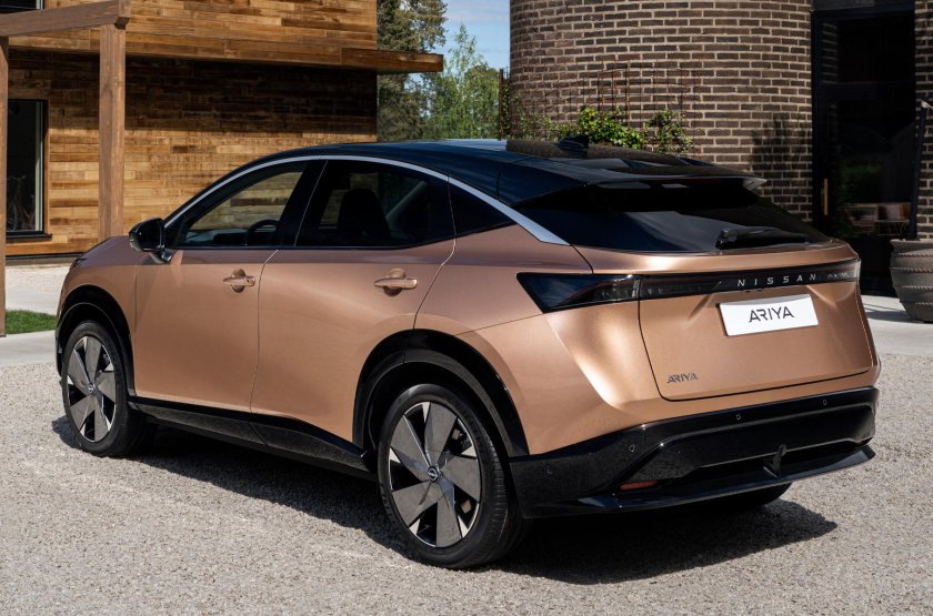 Ниссан Ария 2022