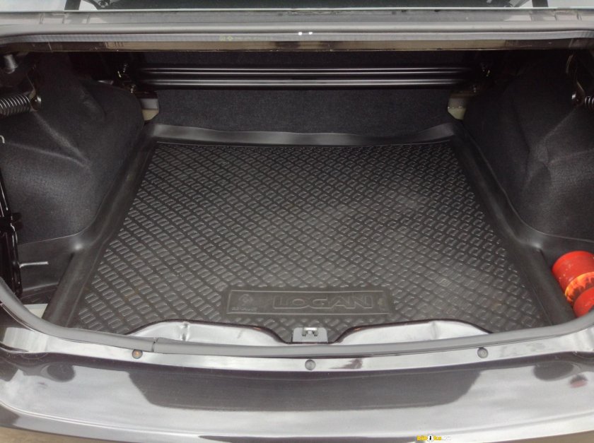 Рено Логан 1 Рестайлинг багажник