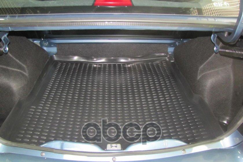 Пластик багажника Рено Логан 1