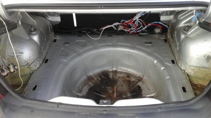 Пол багажника Логан 2