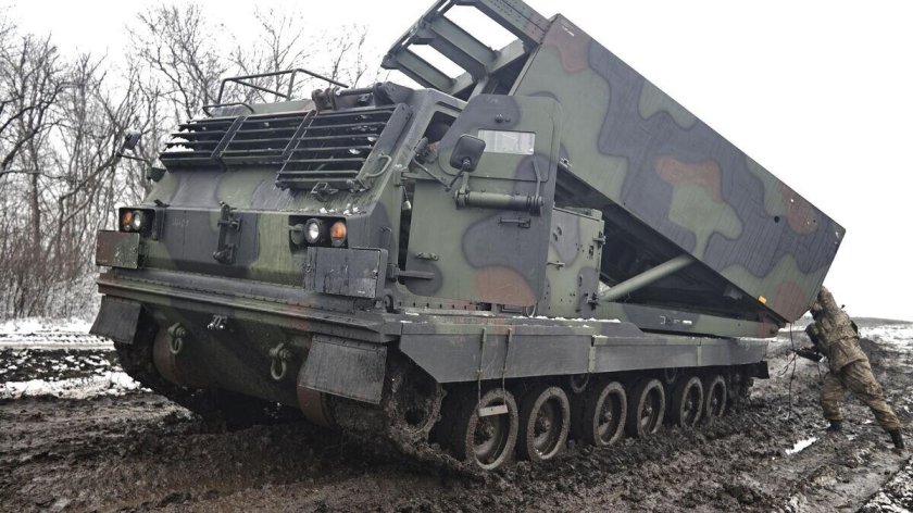 MLRS система залпового