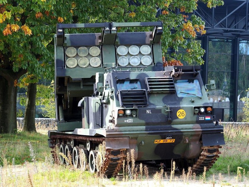 РСЗО США m270 MLRS