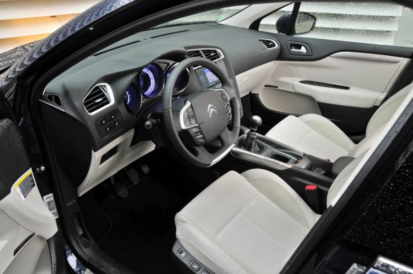 Ситроен с4 седан белый салон