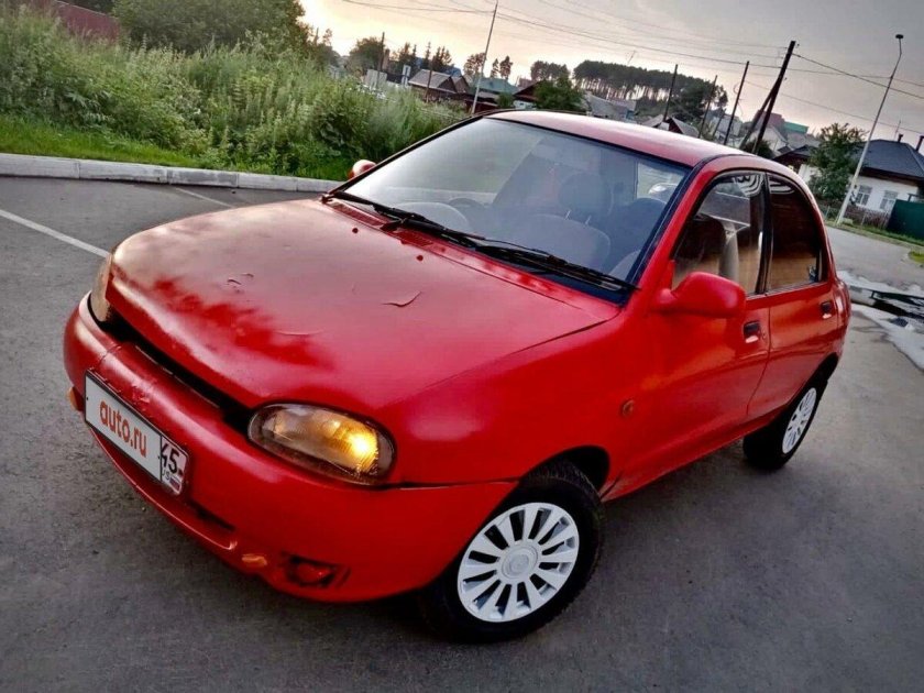 Mazda Revue, 1990
