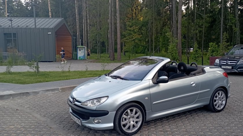 Пежо 206 СС белый