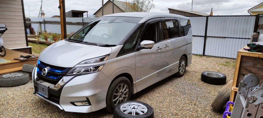 Ниссан Серена 2018