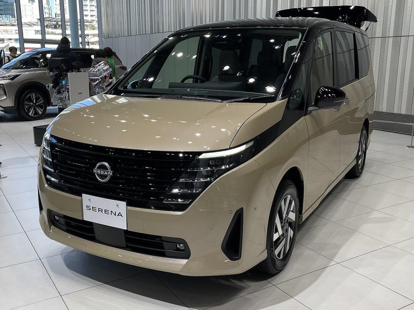 Nissan Serena e-Power 2022