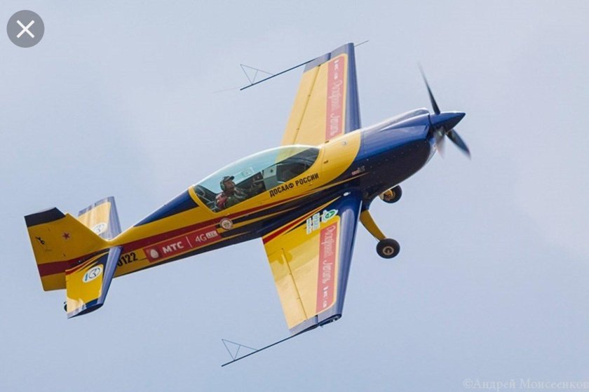 Пилотажный самолет Экстра 330