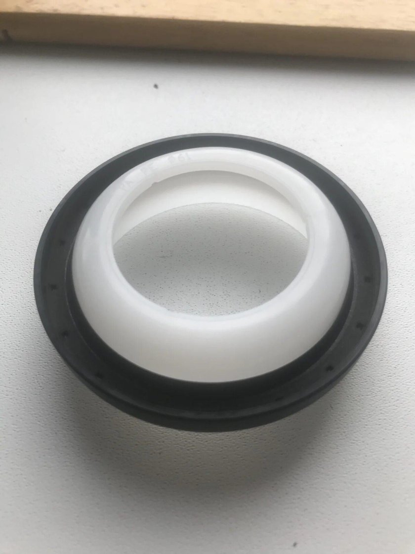 1614085980 Сальник