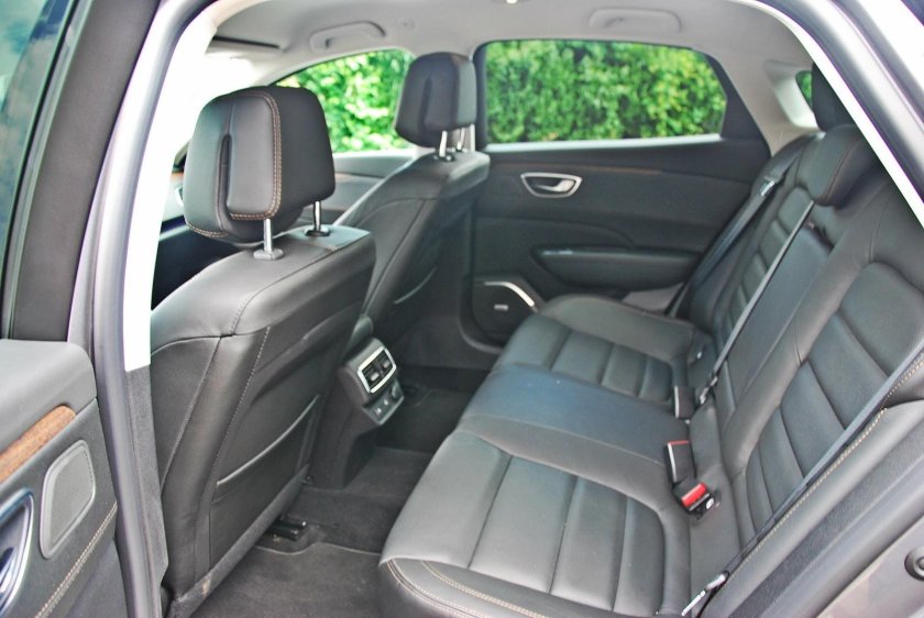 Рено талисман салон сзади