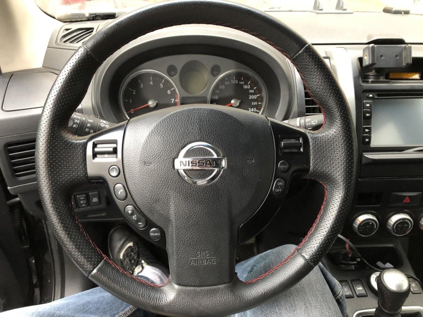 Руль Nissan x-Trail t31