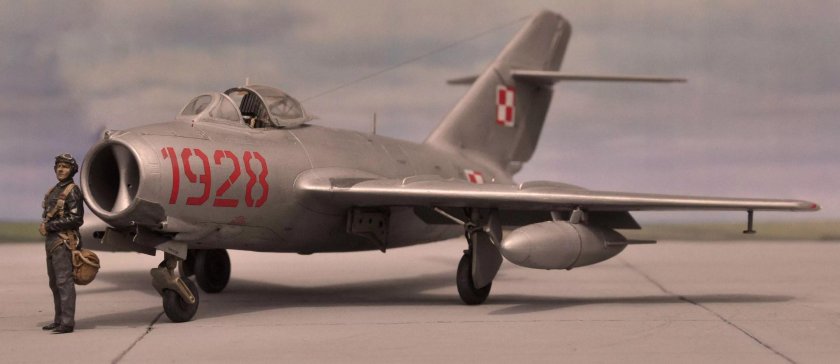 Истребитель миг-15бис