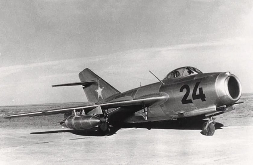 Самолёт миг-15бис