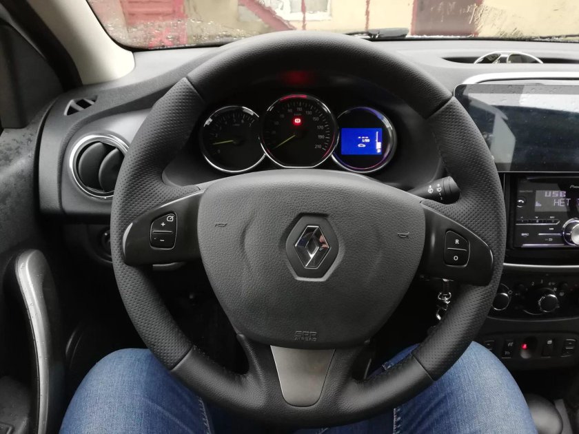 Руль Рено Логан 2