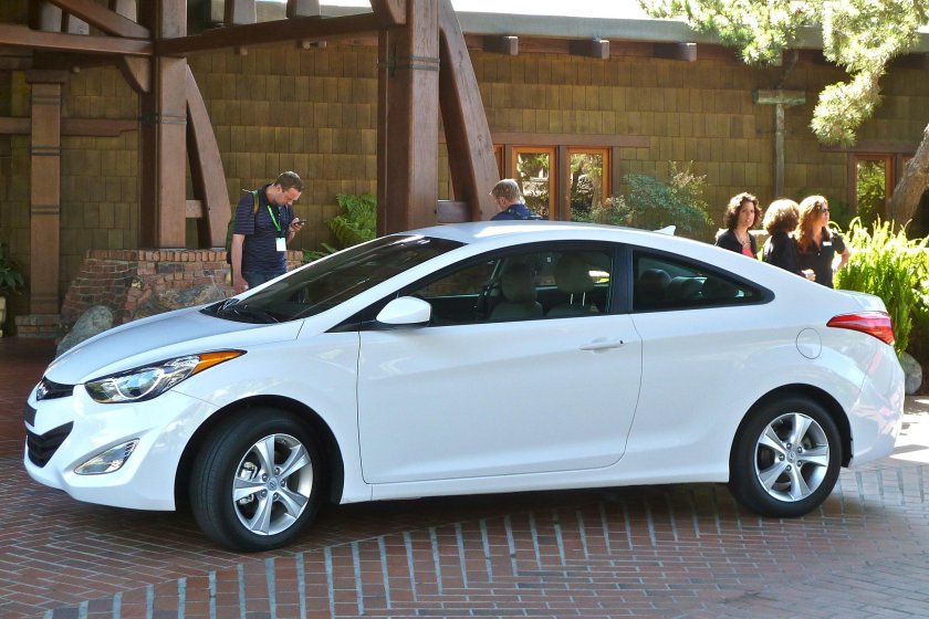 Hyundai Elantra 2014 белая