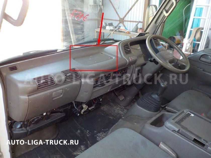 Isuzu Elf 1995 салон