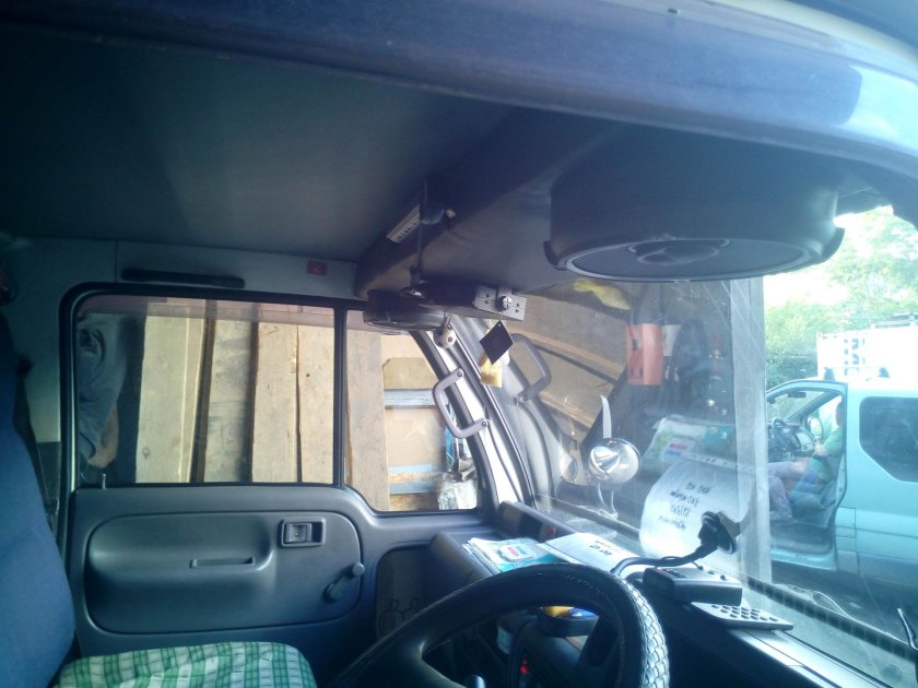 Isuzu Elf салон