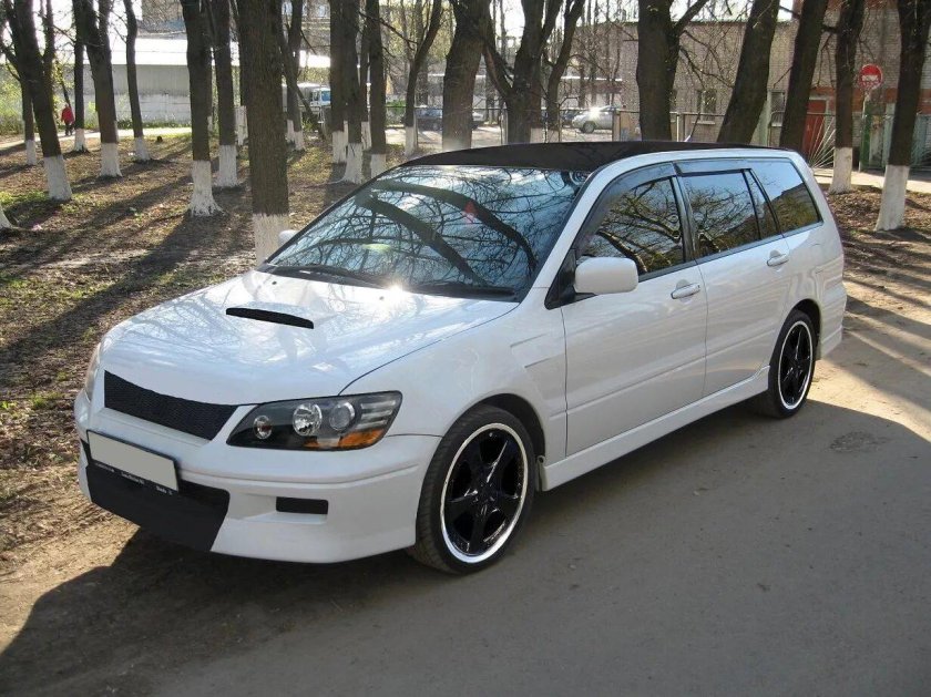 Mitsubishi Lancer Cedia