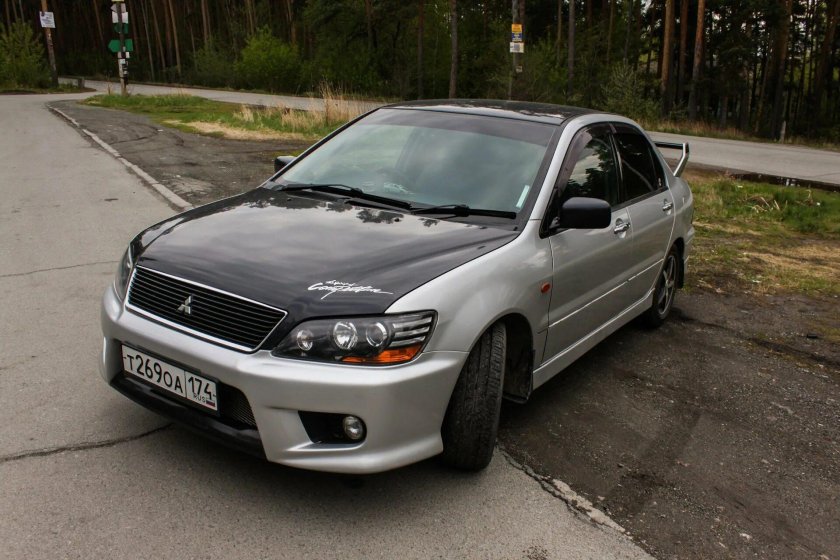 Mitsubishi Lancer 9 Cedia