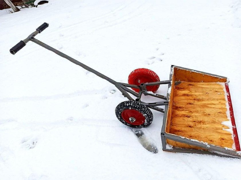 Снеговая лопата толкач