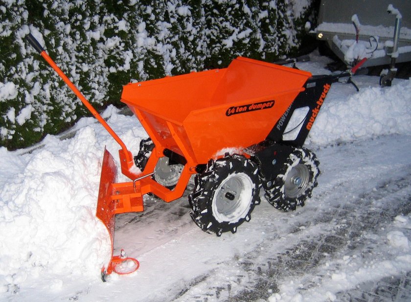 Минитрактор для уборки снега