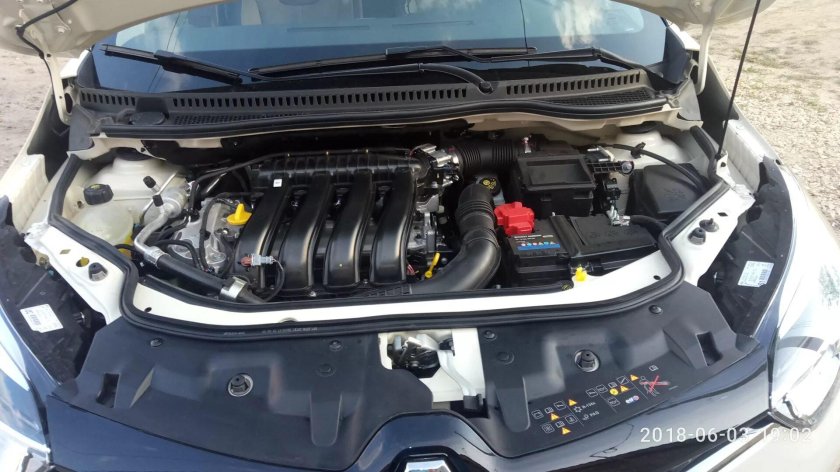 Уплотнитель под капот Рено Каптур